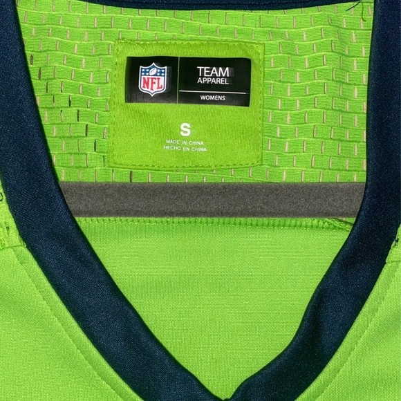 Seahawks fitted women’s jersey with BLING - Picture 5 of 6